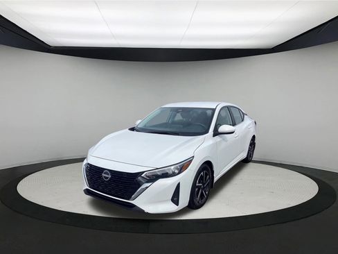 Used 2025 Nissan Sentra SV image 4