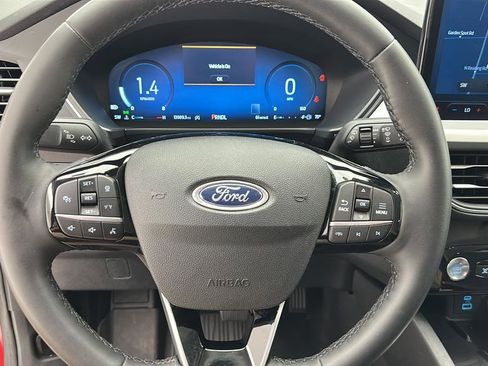 Used 2023 Ford Escape Platinum w/ Premium Technology Package AWD/4WD image 16