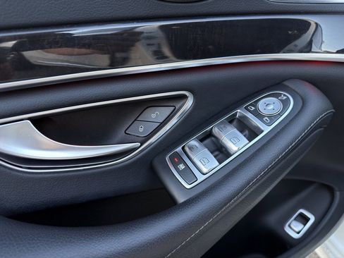 Used 2016 Mercedes-Benz S 550 Sedan image 18