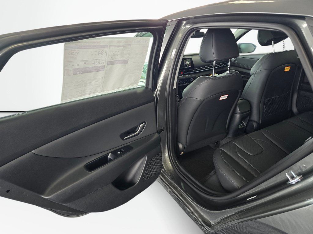 New 2026 Hyundai Elantra Limited FWD image 33