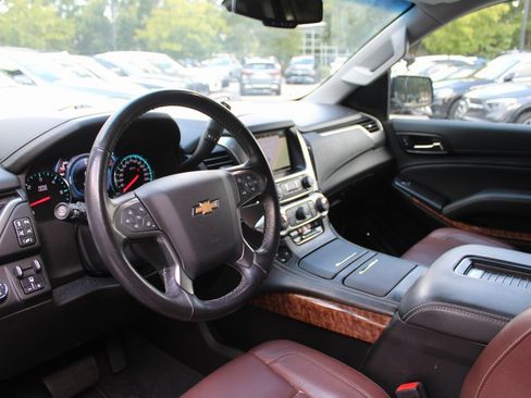 Used 2019 Chevrolet Suburban Premier w/ Premier Plus Edition image 20