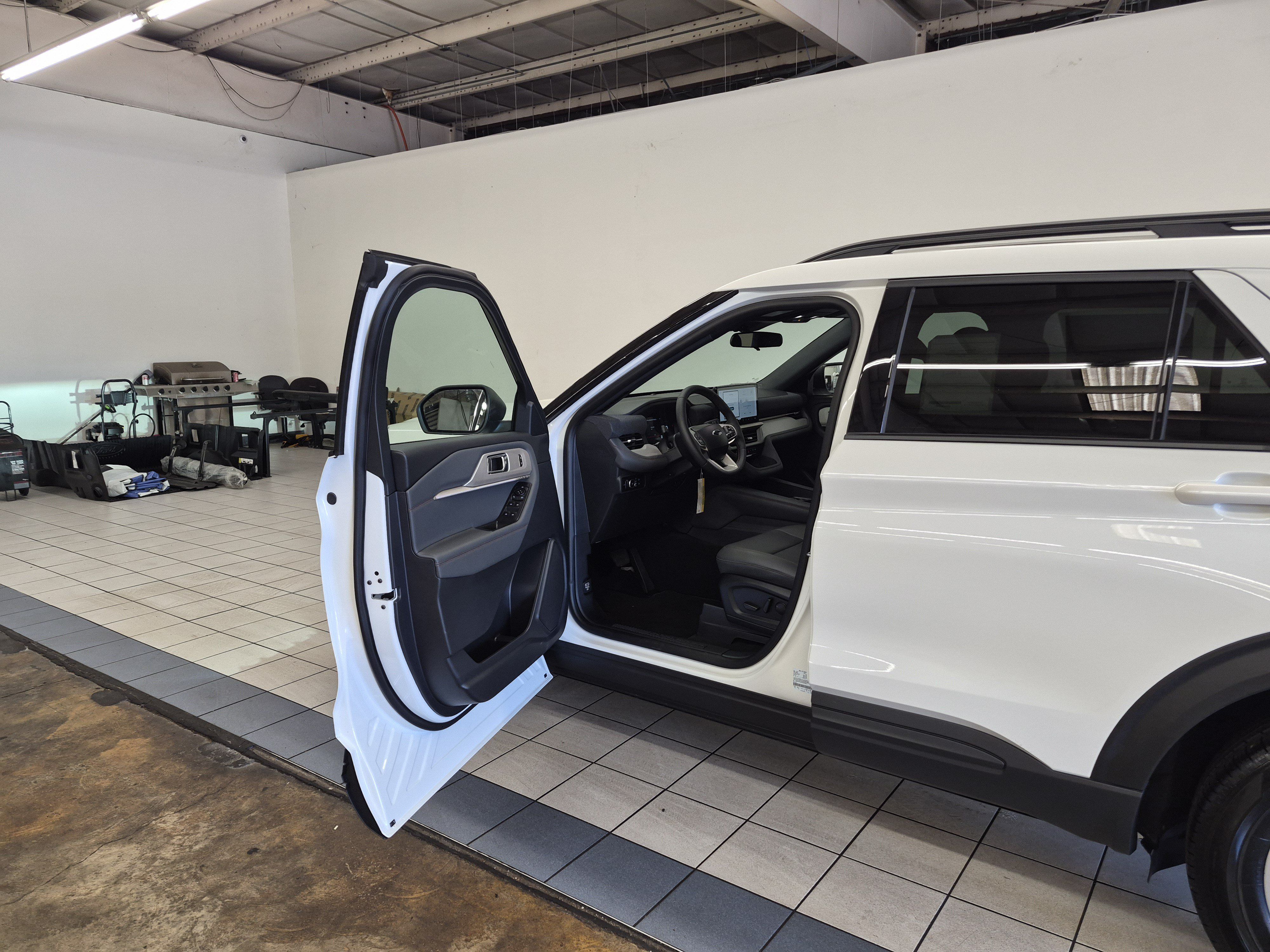 New 2027 Ford Explorer Active w/ Active Comfort Package RWD image 8