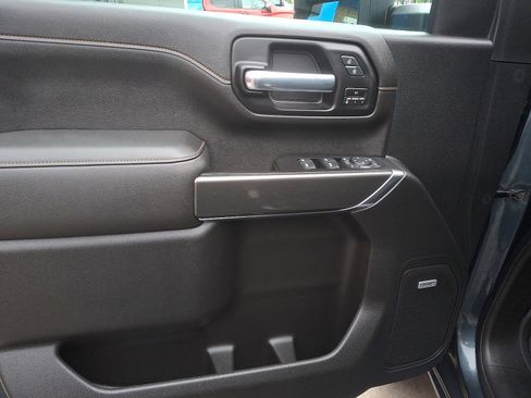 Used 2020 GMC Sierra 2500 AT4 w/ AT4 Premium Package image 12