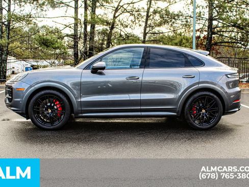 Used 2025 Porsche Cayenne GTS w/ Technology Package AWD/4WD image 6