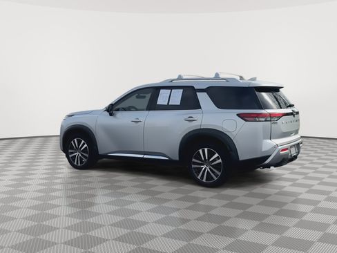 Used 2023 Nissan Pathfinder Platinum AWD/4WD image 6