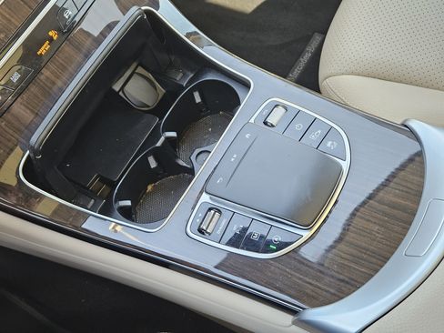 Used 2022 Mercedes-Benz GLC 300 image 21