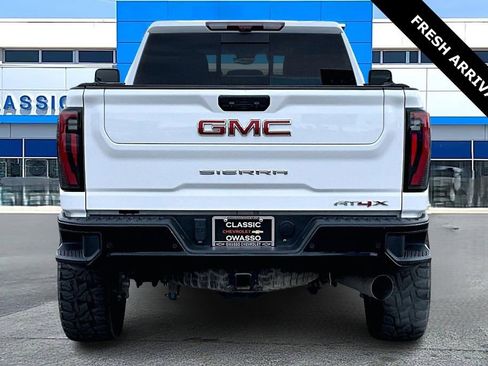 Used 2024 GMC Sierra 2500 AT4X image 6