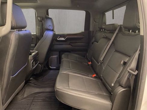 Used 2024 GMC Sierra 1500 Denali w/ Technology Package AWD/4WD image 9