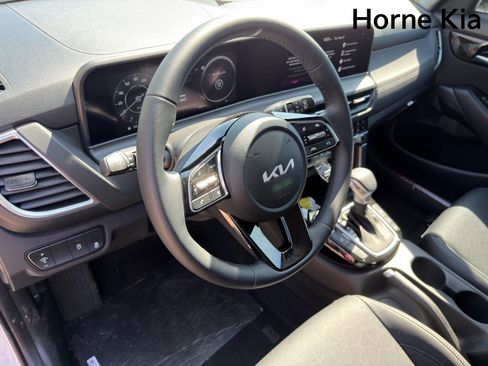 New 2026 Kia Seltos EX FWD image 12