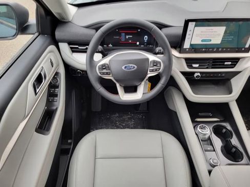 New 2025 Ford Explorer Active w/ Active Comfort Package image 39