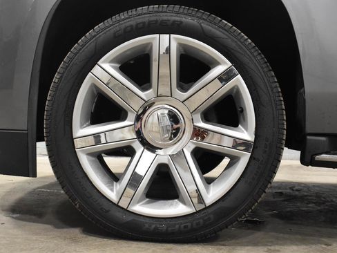 Used 2018 Cadillac Escalade Luxury AWD/4WD image 29