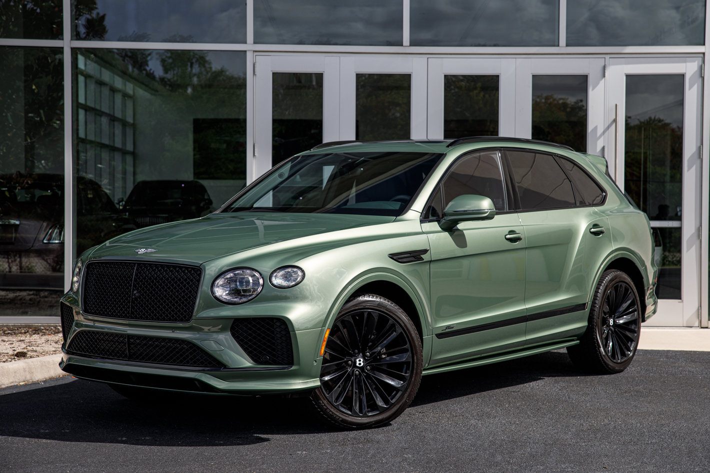 Used 2023 Bentley Bentayga Speed AWD/4WD image 1