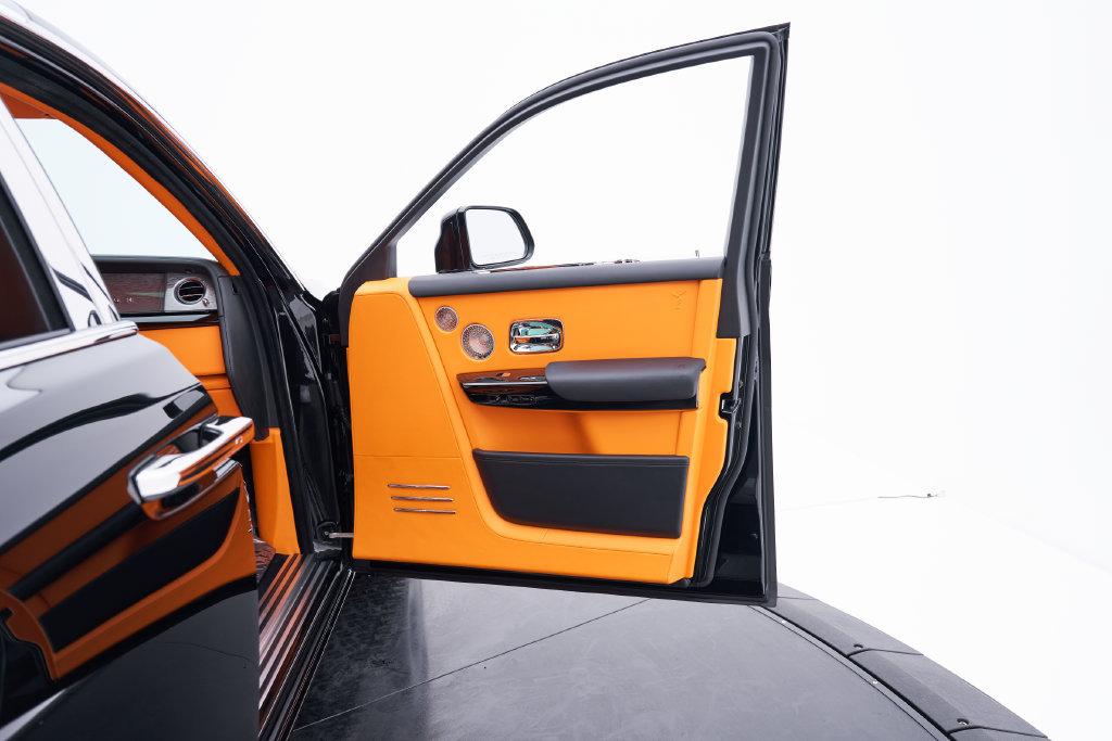 Used 2026 Rolls-Royce Phantom Sedan RWD image 36