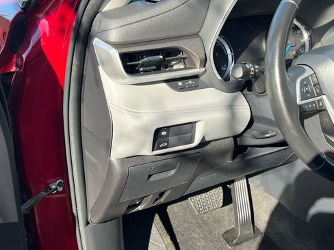 Used 2023 Toyota Highlander XLE image 13