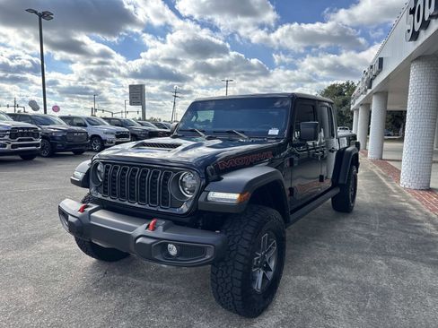Used 2024 Jeep Gladiator Mojave w/ Convenience Group image 3