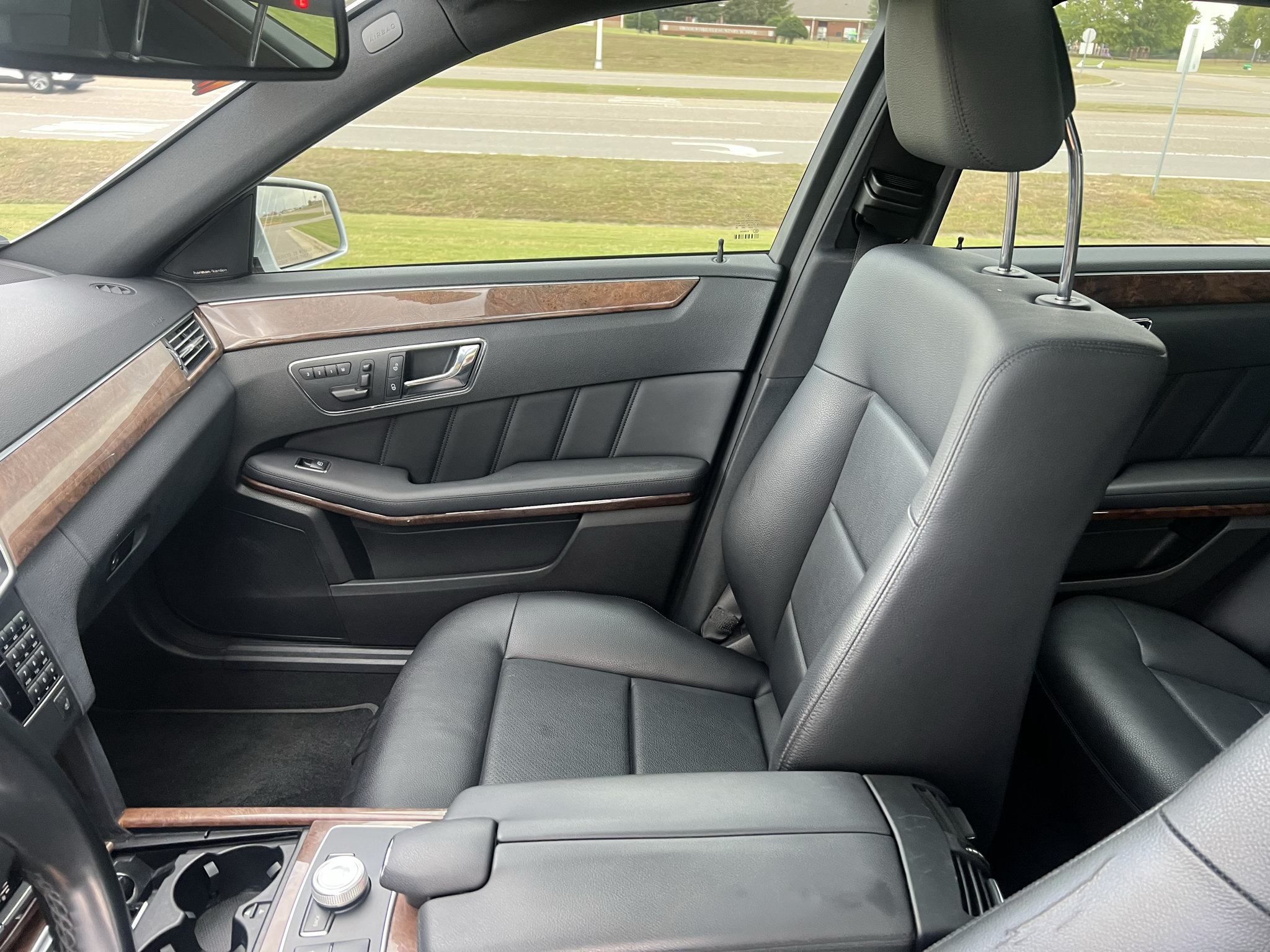 Used 2011 Mercedes-Benz E 350 Sedan image 20