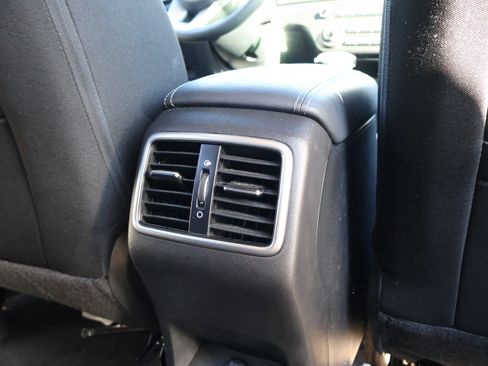 Used 2020 Kia Sportage LX image 14