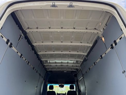 Used 2024 Mercedes-Benz Sprinter 2500 image 14