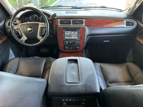 Used 2013 Chevrolet Suburban LTZ image 26