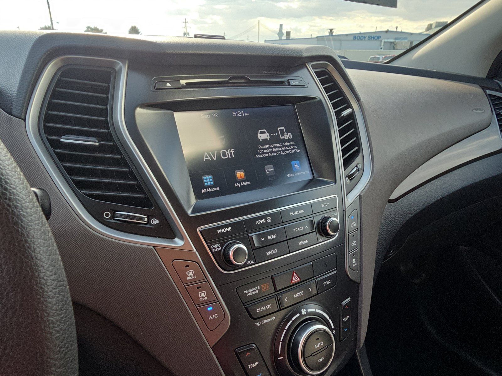 Used 2019 Hyundai Santa Fe XL SE FWD image 19