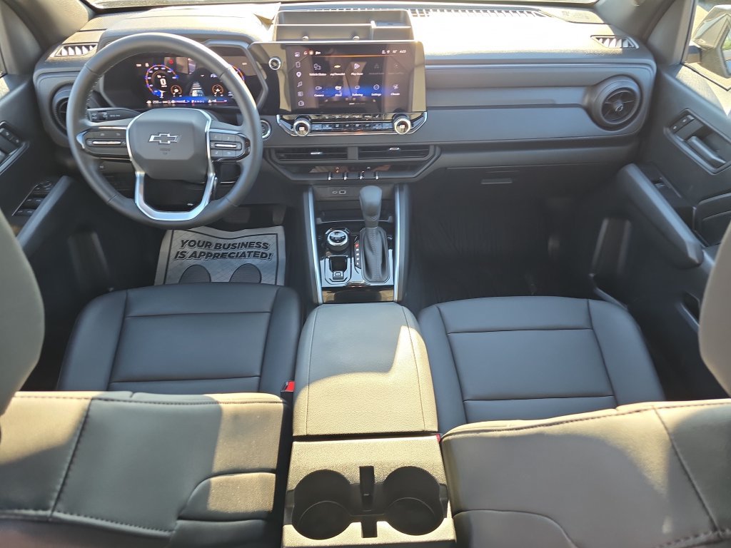 Used 2025 Chevrolet Colorado Trail Boss AWD/4WD image 27