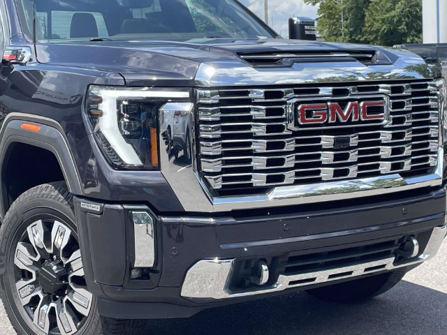 Used 2024 GMC Sierra 2500 Denali w/ Denali Reserve Package AWD/4WD image 2