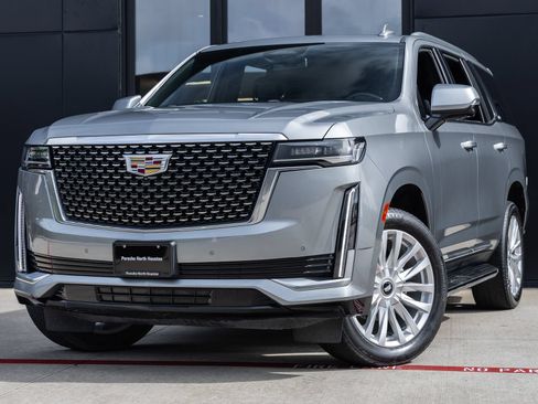 Used 2024 Cadillac Escalade Luxury RWD image 1