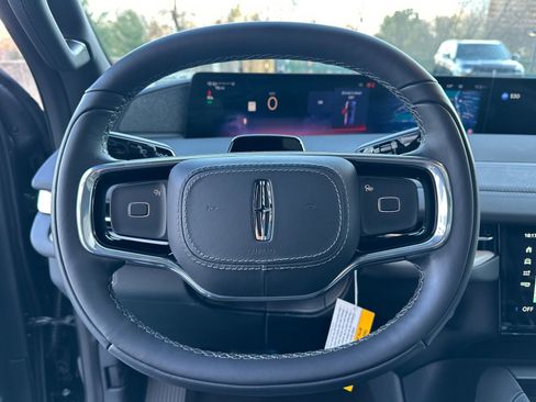 New 2026 Lincoln Navigator Reserve image 26