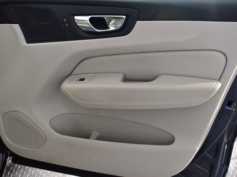 Used 2023 Volvo XC60 T8 Plus w/ Climate Package image 34