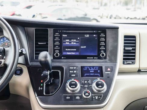 Certified 2020 Toyota Sienna LE image 16