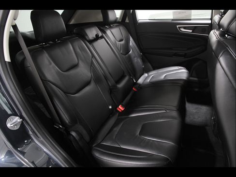 Used 2022 Ford Edge Titanium AWD/4WD image 18