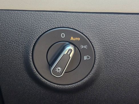 New 2025 Volkswagen Taos SE image 26