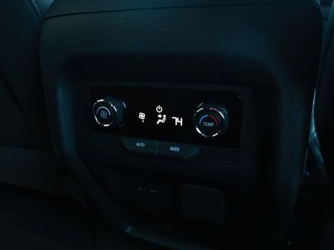 Used 2024 Chevrolet Traverse LT FWD image 28