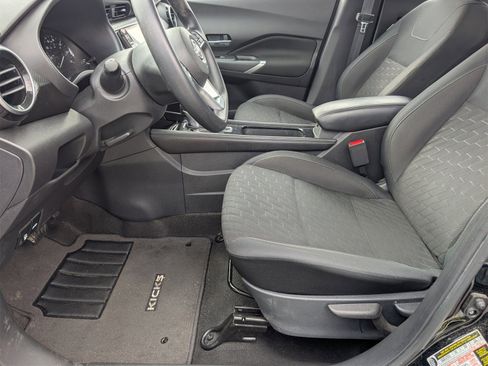 Used 2023 Nissan Kicks SV image 15