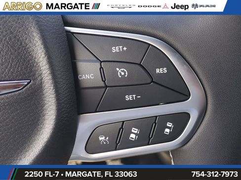 New 2026 Chrysler Pacifica Select FWD image 27