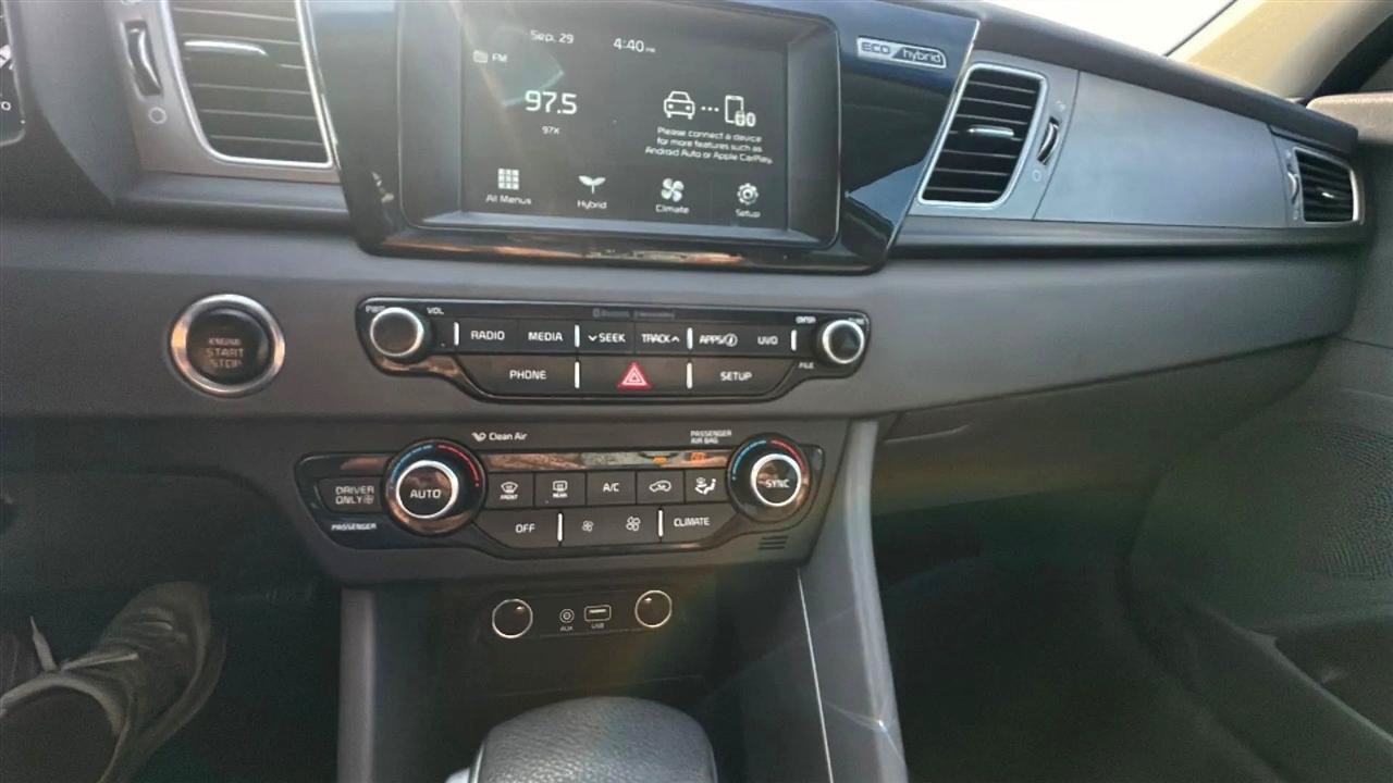 Used 2018 Kia Niro LX FWD image 40