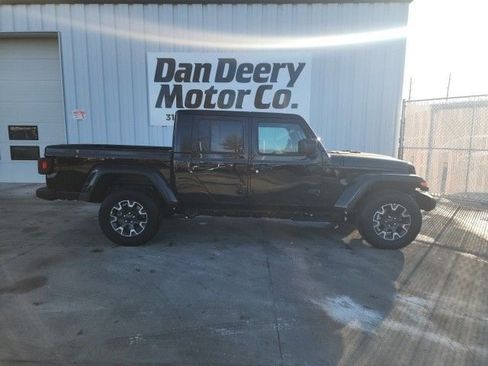 New 2026 Jeep Gladiator Sport AWD/4WD image 13