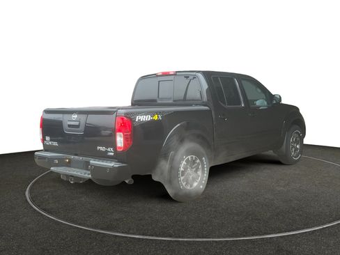 Used 2017 Nissan Frontier PRO-4X image 6