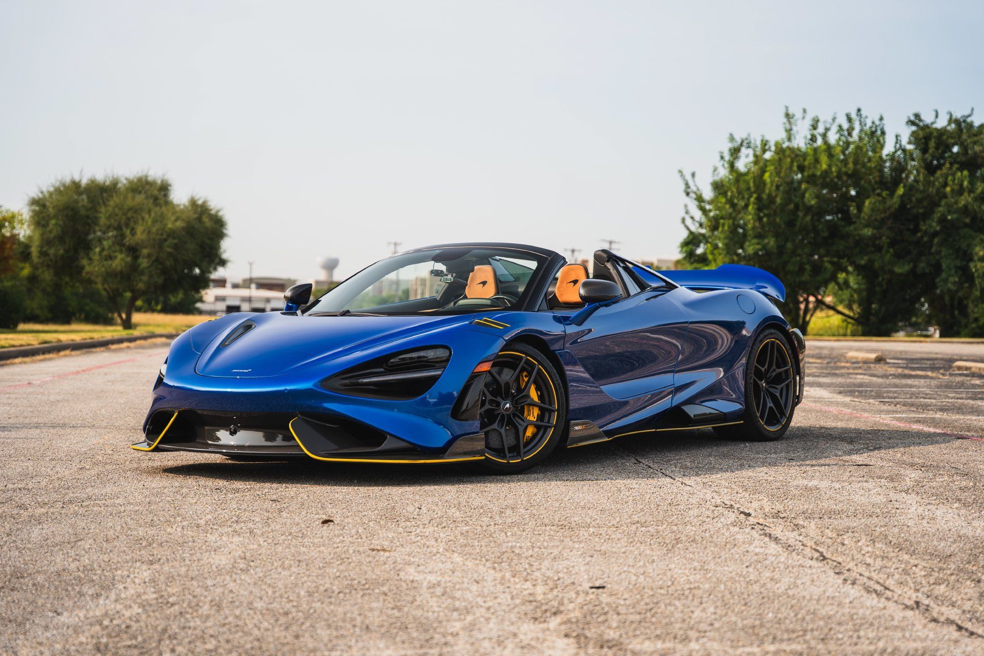 Used 2022 McLaren 765LT RWD image 2