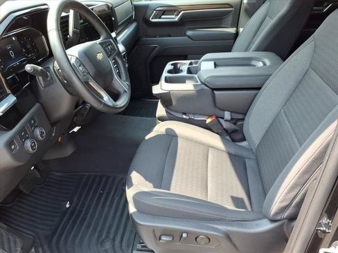 Used 2023 Chevrolet Silverado 1500 LT AWD/4WD image 11