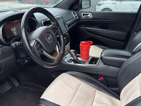 Used 2019 Jeep Grand Cherokee Altitude AWD/4WD image 14