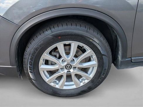 Used 2018 Nissan Rogue SV FWD image 21