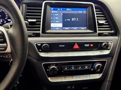 Used 2019 Hyundai Sonata SE FWD image 17
