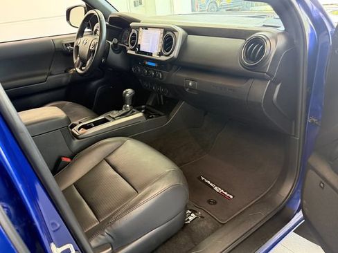 Used 2023 Toyota Tacoma TRD Off-Road w/ TRD Premium Off Road Package AWD/4WD image 16