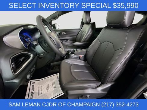 New 2026 Chrysler Voyager LX image 20