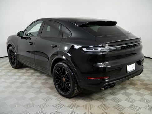 New 2026 Porsche Cayenne Base image 3