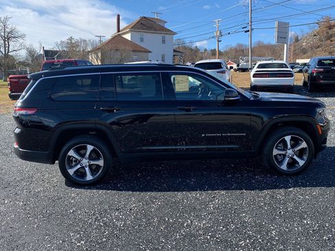 Certified 2023 Jeep Grand Cherokee L Limited image 4