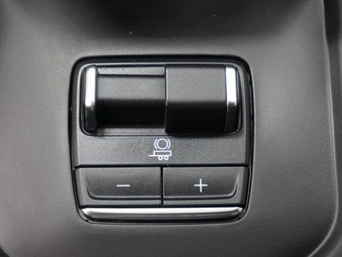 Used 2024 GMC Sierra 1500 AT4 w/ Technology Package AWD/4WD image 26