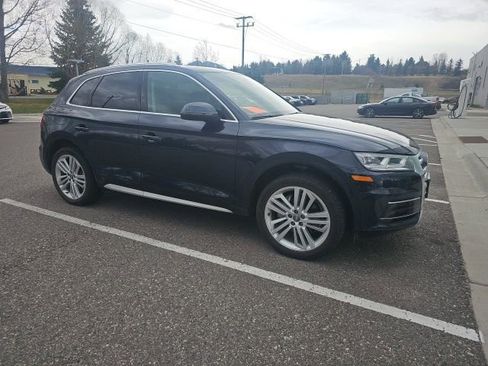 Used 2019 Audi Q5 2.0T Premium Plus w/ Premium Plus Package image 3