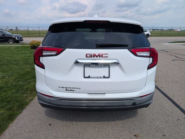 Used 2024 GMC Terrain SLE FWD image 8
